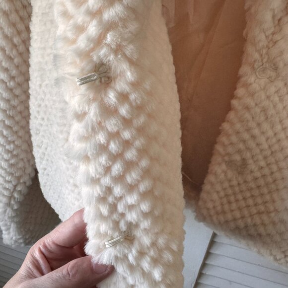 Lulu's Cozy Elegance Cream Faux Fur Textured Collared Jacket - Large - Picture 7 of 8
